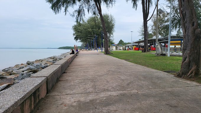 Jika anda sukakan suasana santai di tepi pantai, kunjungi Pantai Morib yang cukup terkenal sebagai salah satu tempat healing di KL dan Selangor.